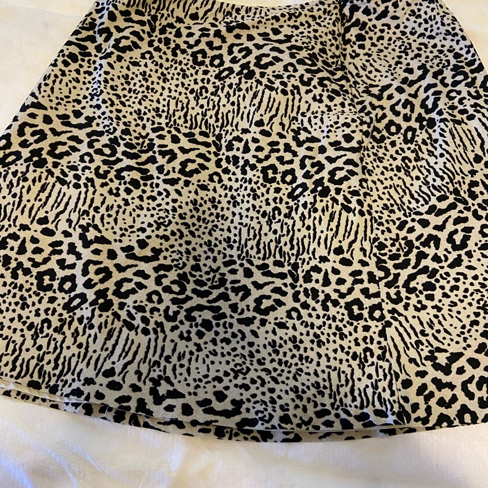 Women’s Worthington Brand Black and Tan Leopard Print A-line Skirt 18